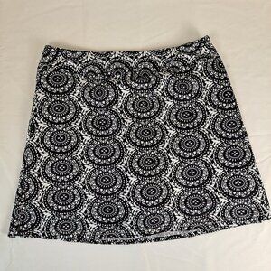 Black and White Mandala Pattern Skort Size Med Elastic Waistband Exercise Sport